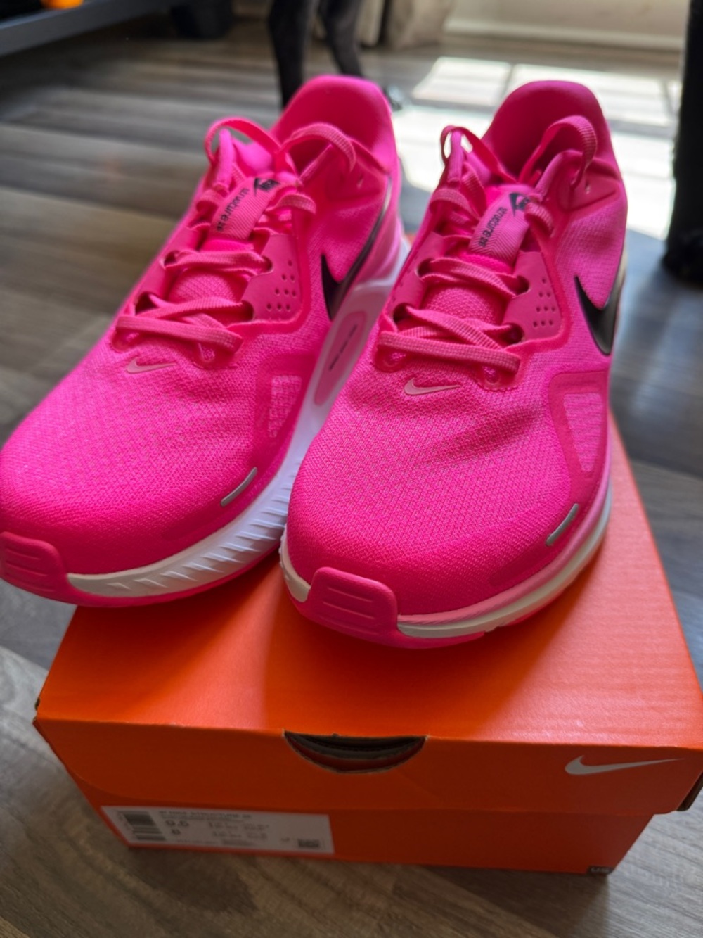 Nike Structure 26 Women's 9.5 Running Shoe Hyper Pink